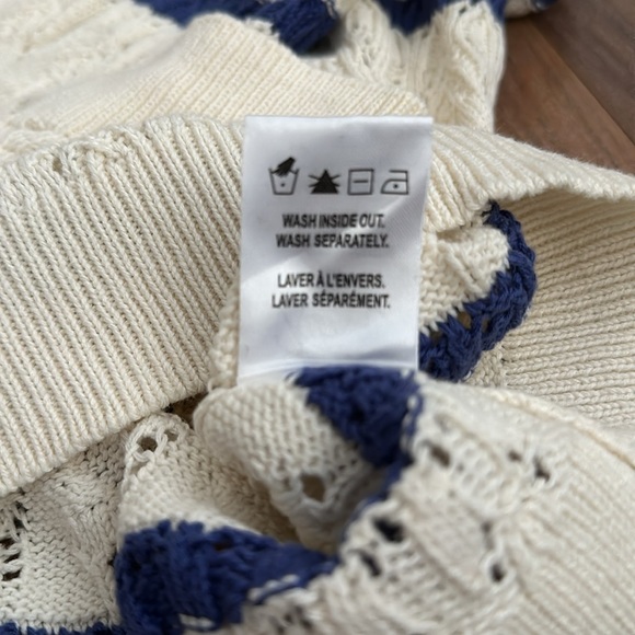 Lightweight knit pullover sweater - Picture 2 of 3